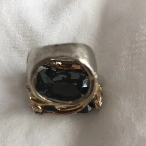 Black stone statement ring - Picture 4 of 7